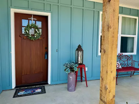 Exterior - 304 Dorman Rd, Campobello, SC 29322 photo 4 of 10