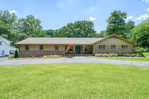 42 Lake Forest Dr, Spartanburg, SC 29302