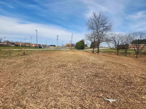 360 Leonard Rd, Greer, SC 29651