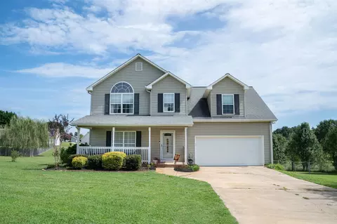 320 Candor Ct, Boiling Springs, SC 29316