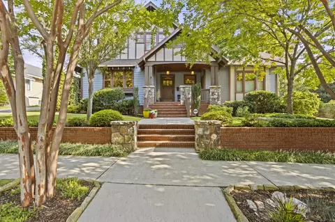 8 Neal St, Greenville, SC 29601