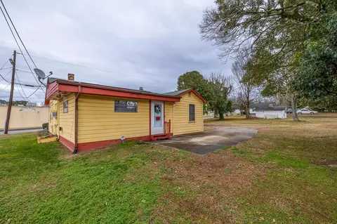 Exterior - 1652 E Frederick St, Gaffney, SC 29340 photo 2 of 2