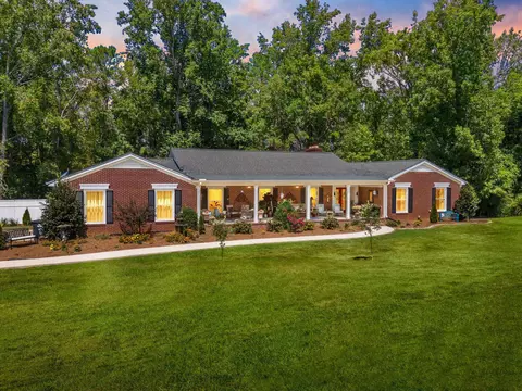 27 Forest Ln, Ware Shoals, SC 29692