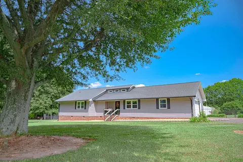 174 Grandview Dr, Inman, SC 29349