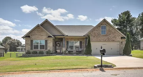 328 E Story Bush Ln, Inman, SC 29349