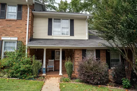 29 Somersett Dr, Spartanburg, SC 29301