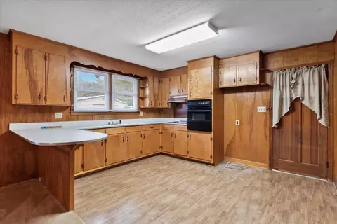 808 E Main St, Duncan, SC 29334 photo 9