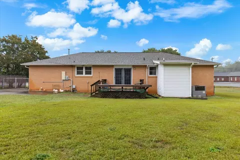 808 E Main St, Duncan, SC 29334 photo 2