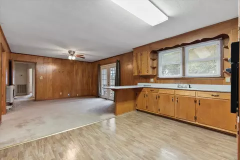 808 E Main St, Duncan, SC 29334 photo 15