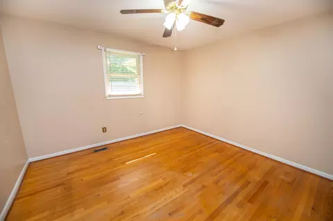 217 Pleasant Dr, Greer, SC 29651 photo 2