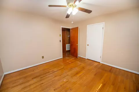 217 Pleasant Dr, Greer, SC 29651 photo 4