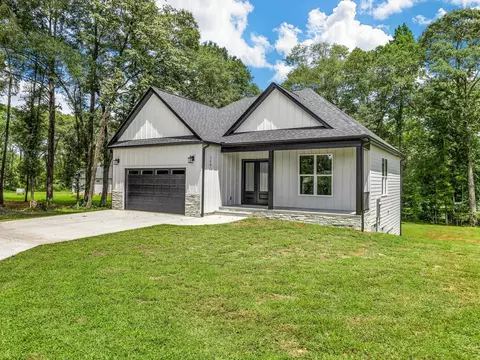 149 Shop St, Wellford, SC 29385
