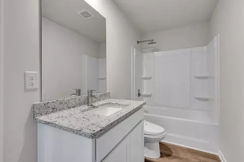 Bath - 3044 Emberly Dr, Roebuck, SC 29376 photo 2 of 3