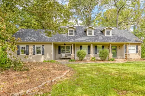 203 Pinebrook Dr, Boiling Springs, SC 29316