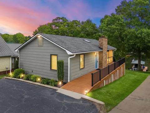 700 Brown Arrow Cir, Inman, SC 29349