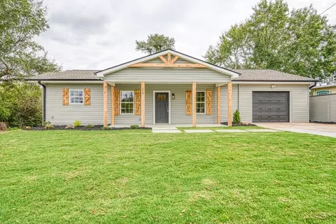 513 S Cherry St, Seneca, SC 29678