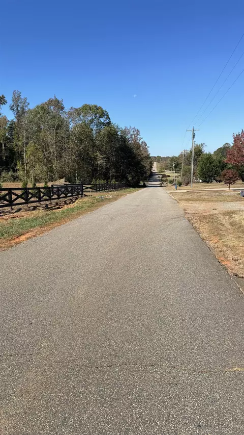 640 Christopher Rd, Campobello, SC 29322 photo 4
