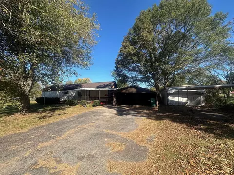521 Woods Farm Rd, Chesnee, SC 29323