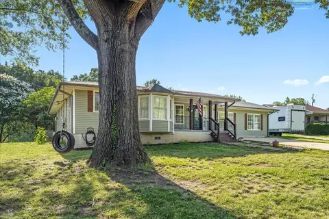 70 Randall Dr, Taylors, SC 29687