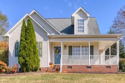 207 Summer Lady Ln, Boiling Springs, SC 29316