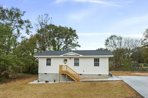 901 E South 1st St, Seneca, SC 29678
