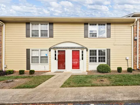 710 Hunts Bridge Rd, Greenville, SC 29617