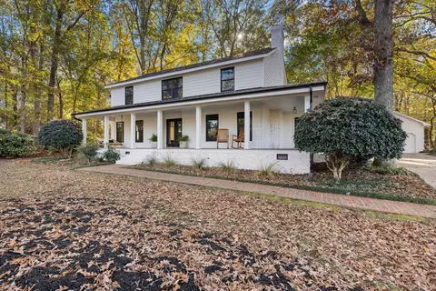 14 Bateswood Dr, Greer, SC 29651
