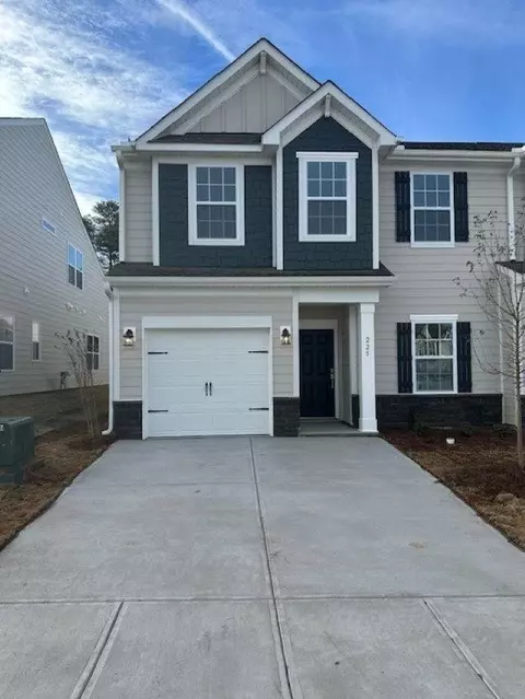 225 Paneer Ln, Taylors, SC 29687