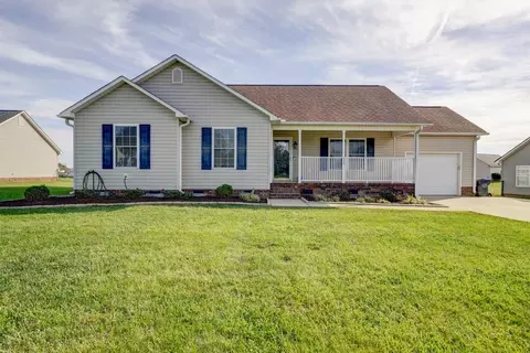 524 White Rose Ln, Boiling Springs, SC 29316