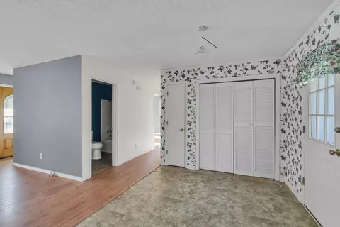 Entry Way - 435 Bailey Rd, Buffalo, SC 29321 photo 1 of 1