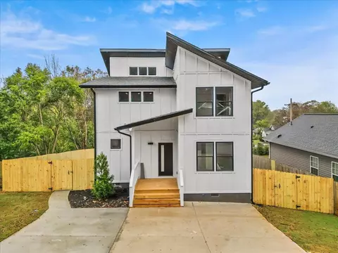 104 Heatherly Dr, Greenville, SC 29611