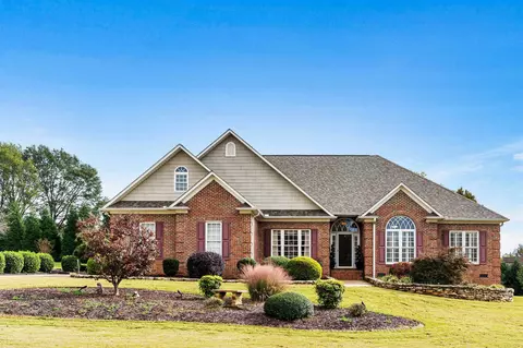 619 Latimer Dr, Boiling Springs, SC 29316