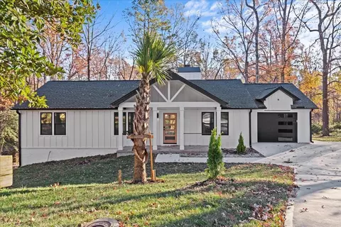 106 Concord Ct, Simpsonville, SC 29681