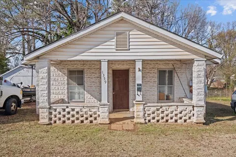 1359 N Limestone St, Gaffney, SC 29340