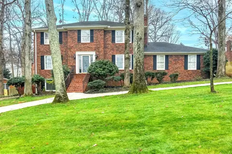 26 Plantation Dr, Simpsonville, SC 29681