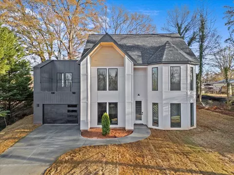 105 Tanglewood Dr, Greenville, SC 29611
