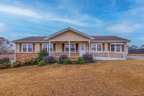104 Plantation Dr, Greer, SC 29651