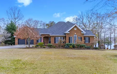 134 Harbour Pointe Dr, Chesnee, SC 29323