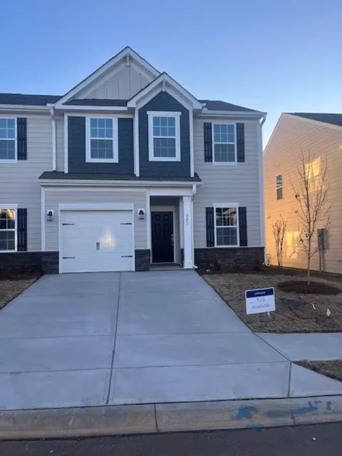 223 Paneer Ln, Taylors, SC 29687
