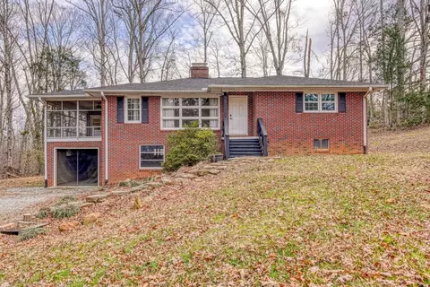 1017 Blackstock Rd, Pauline, SC 29374
