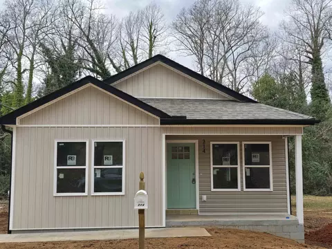 214 Caulder Cir, Spartanburg, SC 29306