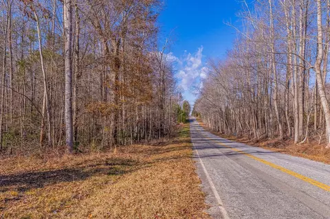 225 Frontier Rd, Enoree, SC 29335 photo 4