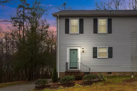 114 Village Ct, Greer, SC 29651