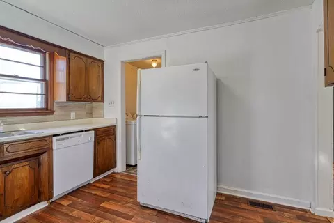 Kitchen - 111 Forest Ln, Arcadia, SC 29320 photo 2 of 4