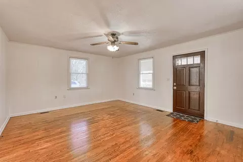 Living - 111 Forest Ln, Arcadia, SC 29320 photo 3 of 4