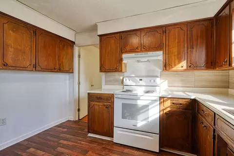Kitchen - 111 Forest Ln, Arcadia, SC 29320 photo 3 of 4