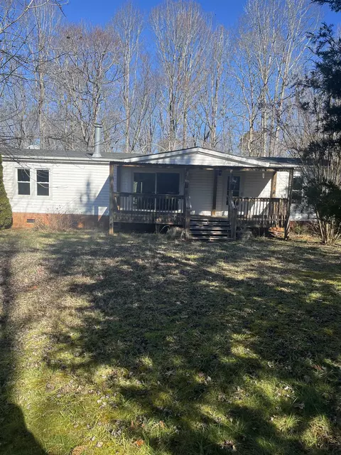 738 Darwin Rd, Gaffney, SC 29340