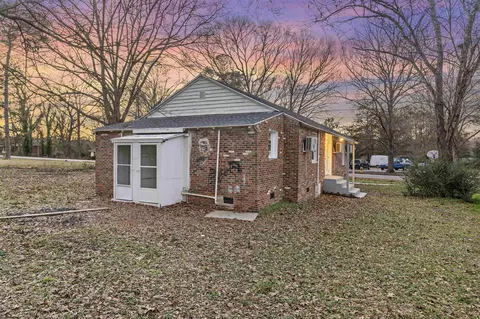 Exterior - 348 Watson St, Laurens, SC 29360 photo 2 of 2
