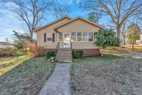 16 2nd St, Inman, SC 29349