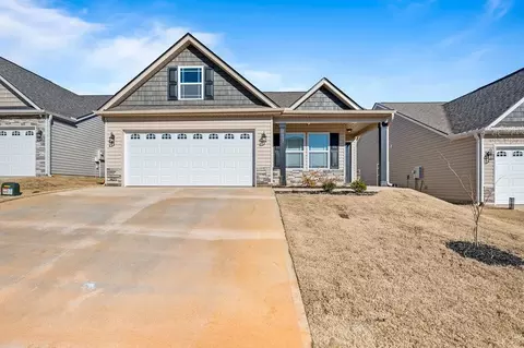 1607 Brookcroft Dr, Boiling Springs, SC 29316